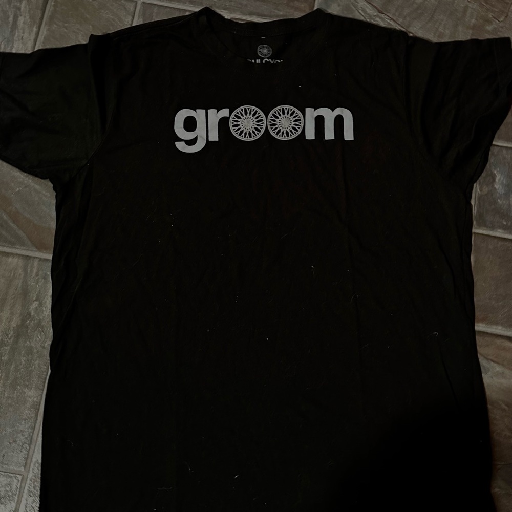 RARE MEN’S SOULCYCLE GROOM TSHIRT🚲